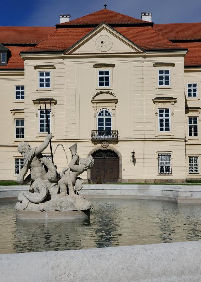 Hotel Zamek Napajedla Zewnętrze zdjęcie