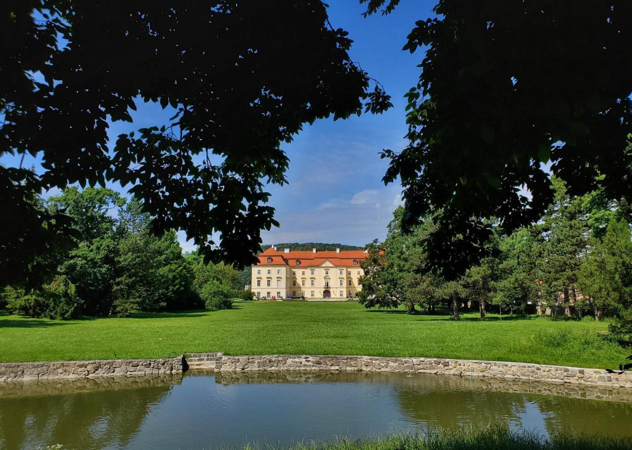 Hotel Zamek Napajedla Zewnętrze zdjęcie
